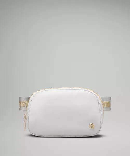 lululemon belt bag white gold Lululemon Everywhere belt bag Vapor/Gold/White